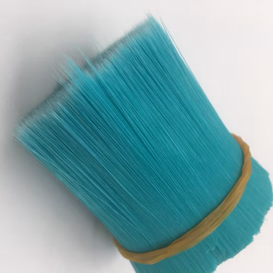 Le setole in plastica bianca naturale imitano i filamenti sintetici solidi e affusolati per i pennelli
